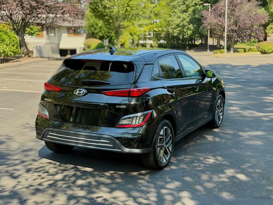 Hyundai Kona      2022