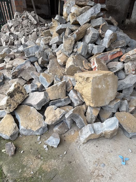 Oddam gruz, beton, cegły