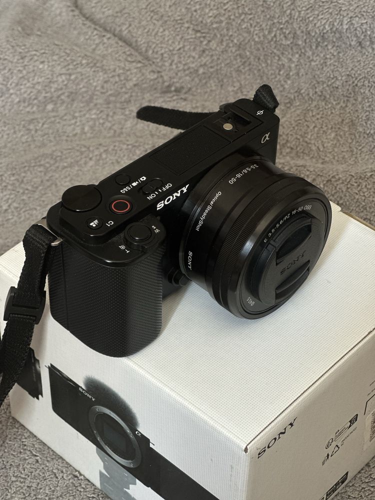 Продам Sony ZV-E10