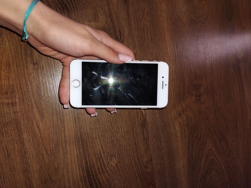 Telefon Ipone 7.