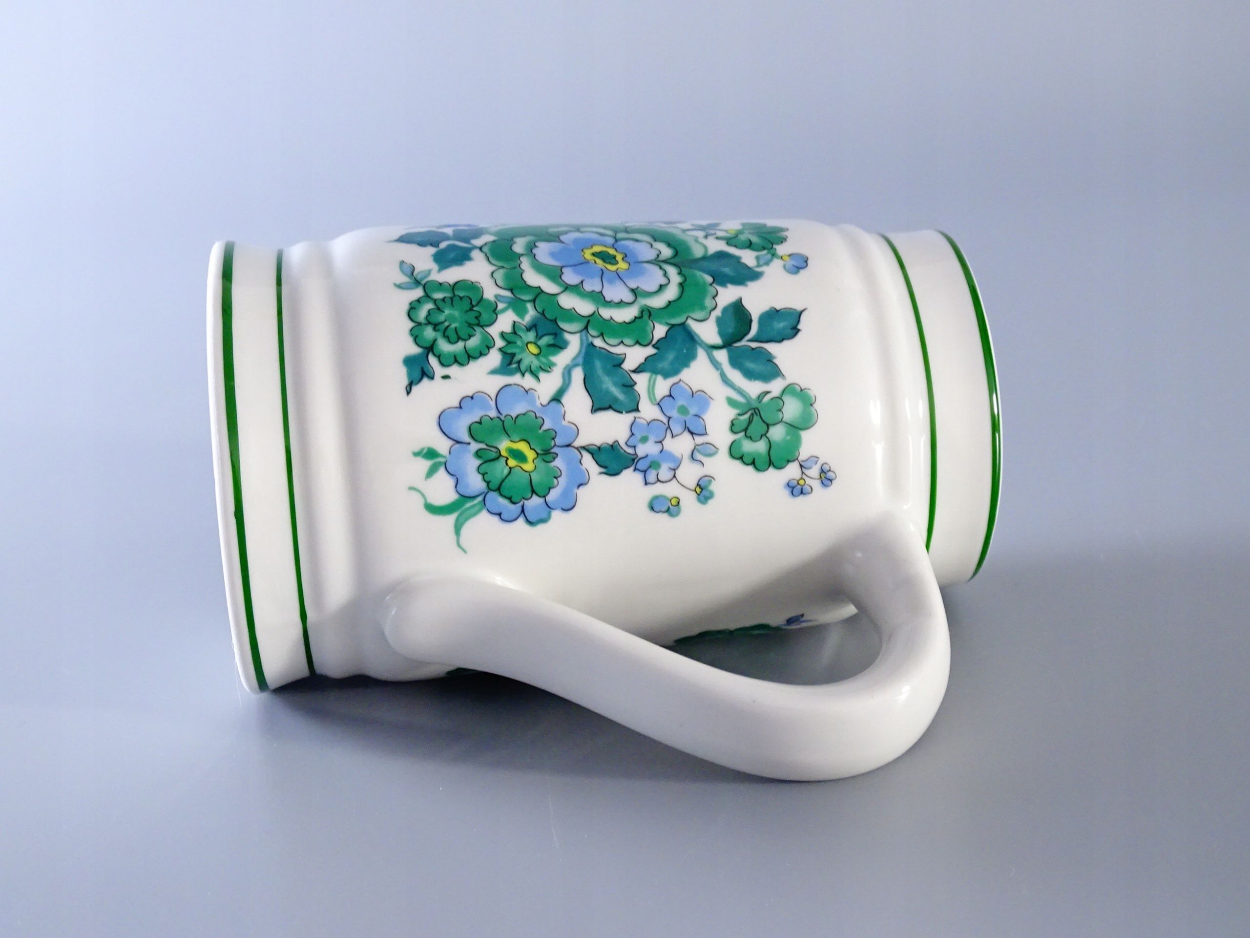 porcelanowy kufelek kubek zielone kwiaty