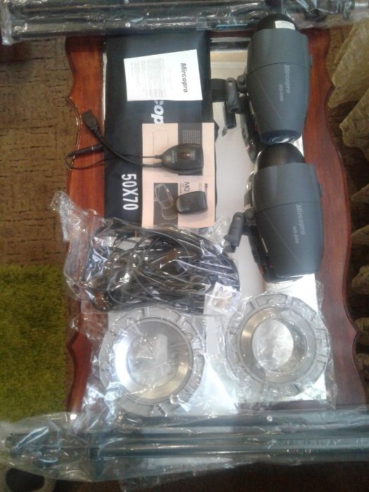 ПРОДАМ освещение для фото студии