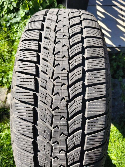 Opony zimowe  235/65/17
