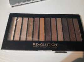 Paleta cieni revolution redemption palette essential shimmers