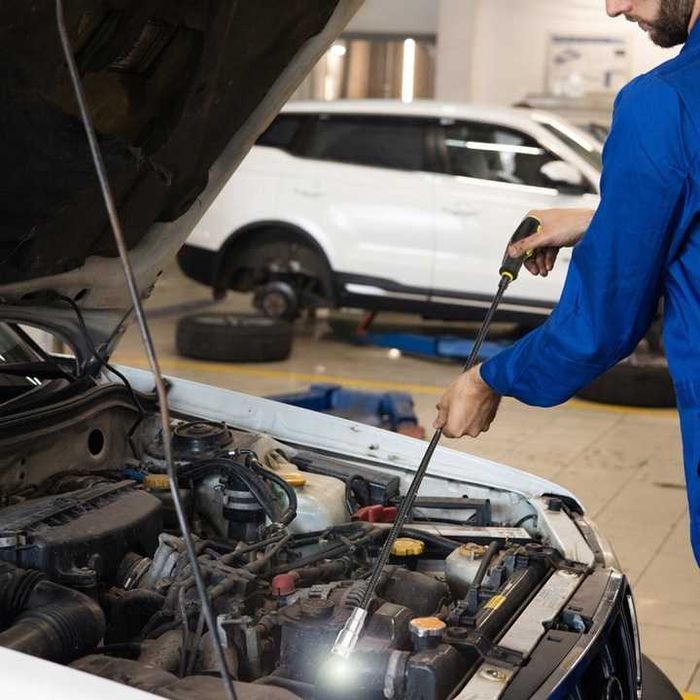 CHWYTAK Elastyczny MAGNETYCZNY z Latarką LED 57 CM Warsztatowy Magnes