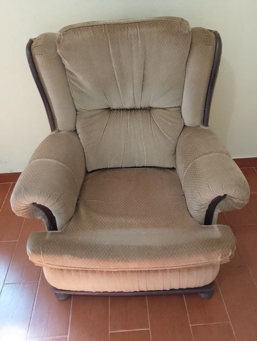 Sofá individual em muito bom estado!