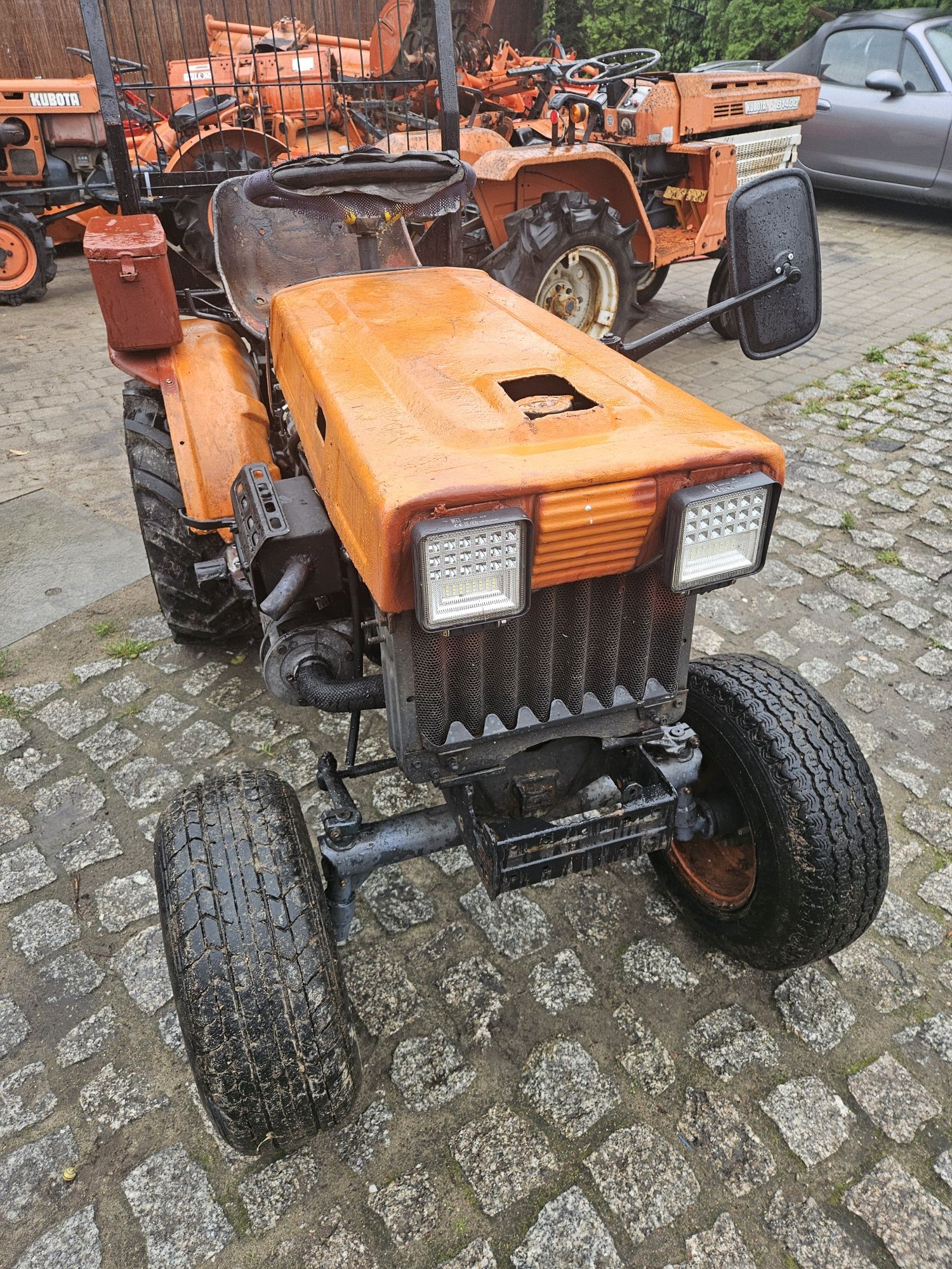 Kubota B6000 mini traktorek ogrodniczy yanmar iseki mitsubishi