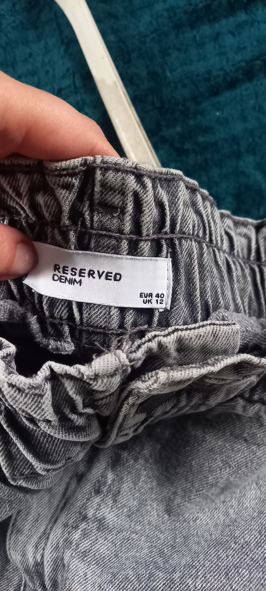 Spodnie reserved L guma