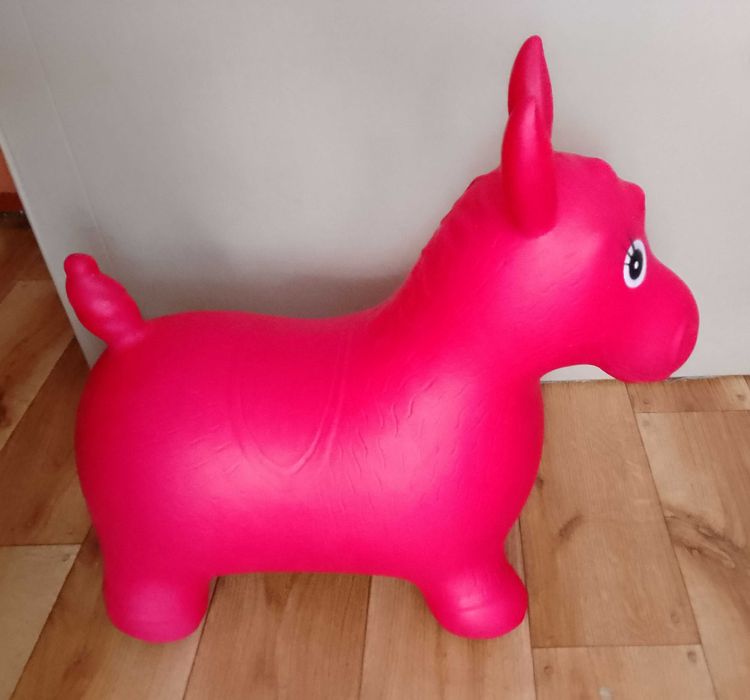 Zabawka skoczek konik