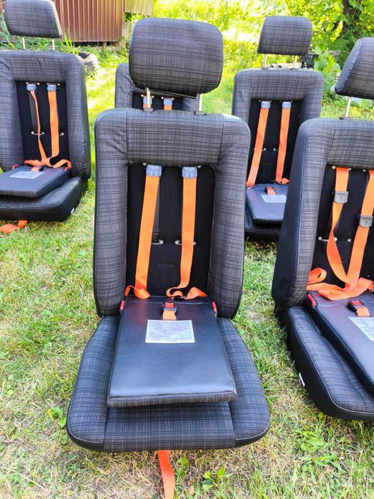 Продаємо Сидіння Крісло Сідушку для трактора комбайна машини для буса.