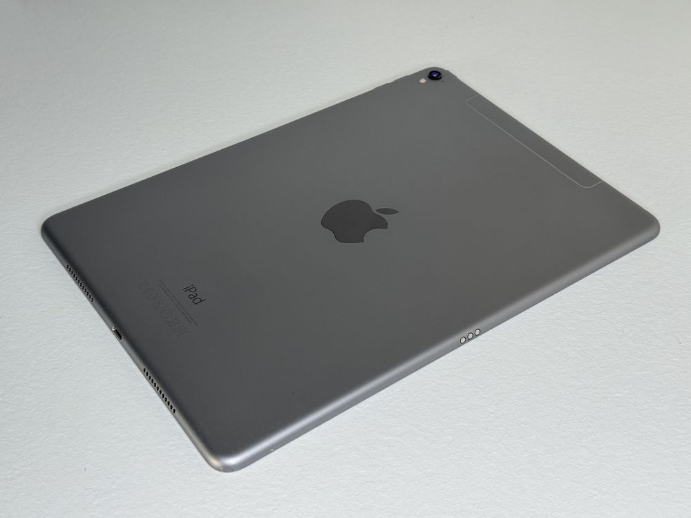 iPad Pro 9.7 (A1674) - 32GB - Cellular (LTE) - faktura VAT 23%