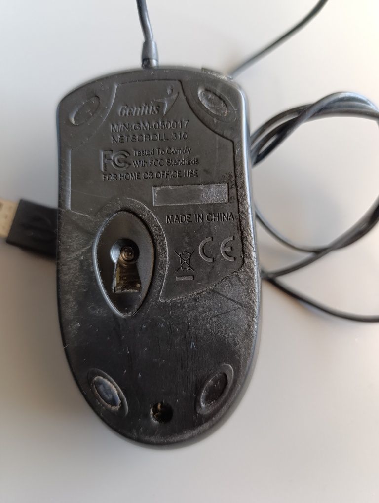 Rato Genius com cabo USB