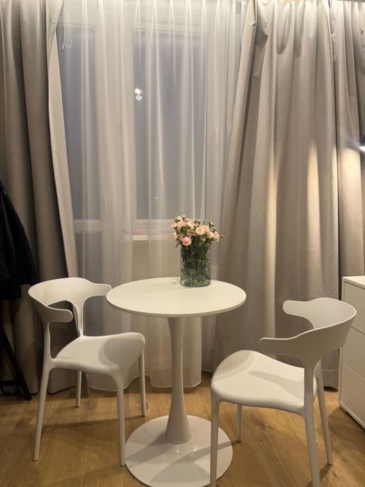 Stolik i dwa krzesełka