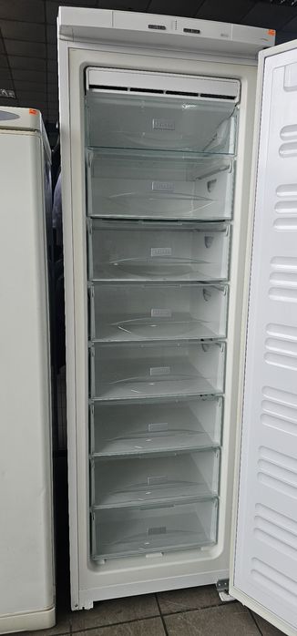 Морозильна камера Miele