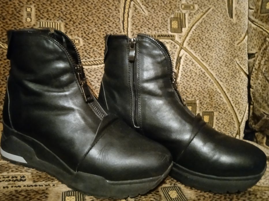 Взуття із натуральної шкіри