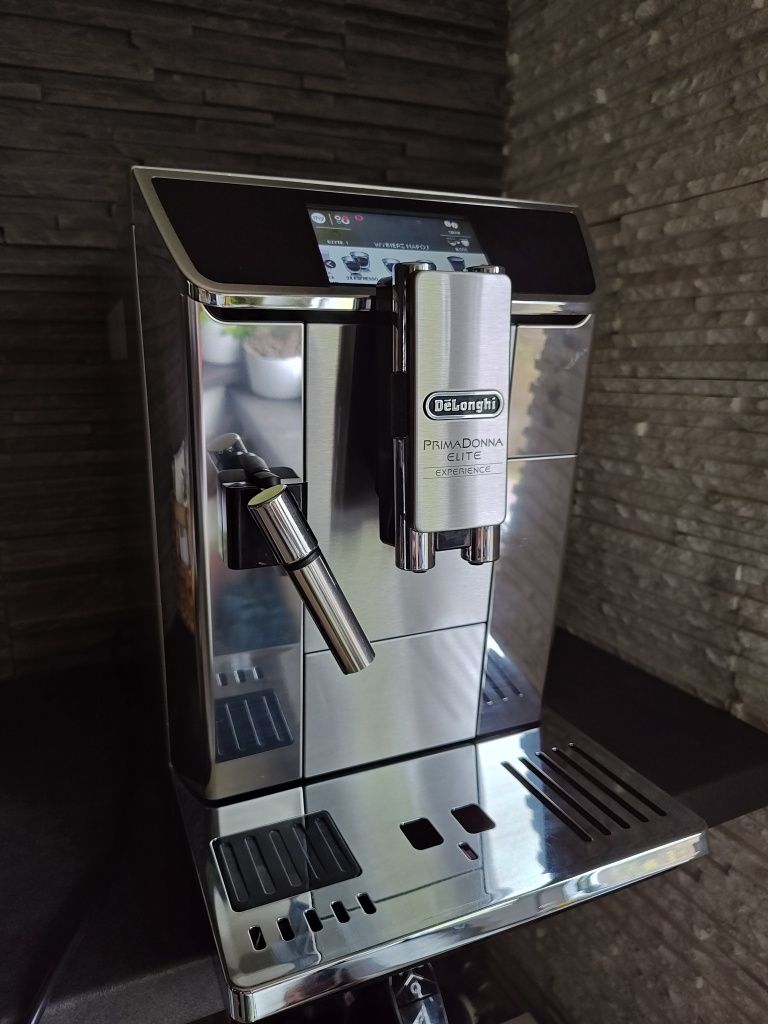 Ekspres DeLonghi PrimaDonna Elite Experience