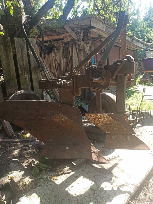 Плуг навісний одно корпусний 35см