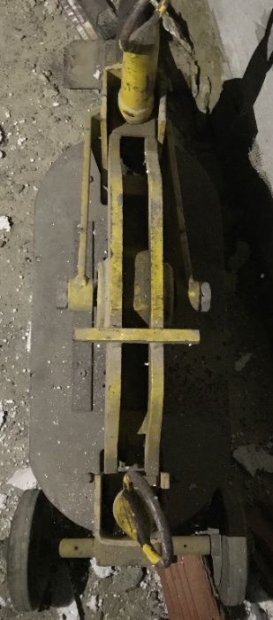 Гильотина для колки кирпичей и бетонных изделий