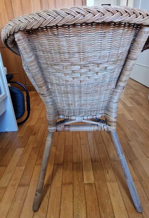 Cadeira em Rota Tecida à Mão