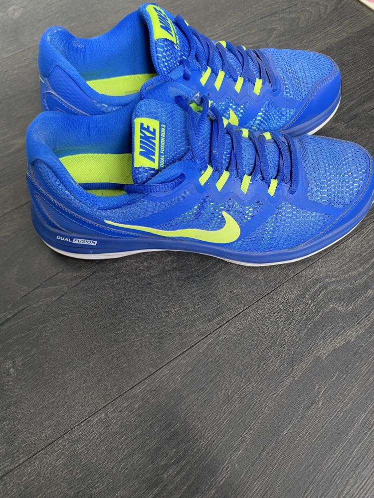 ПродамКросівки Nike 42 26.5см. Стан ідеальний)