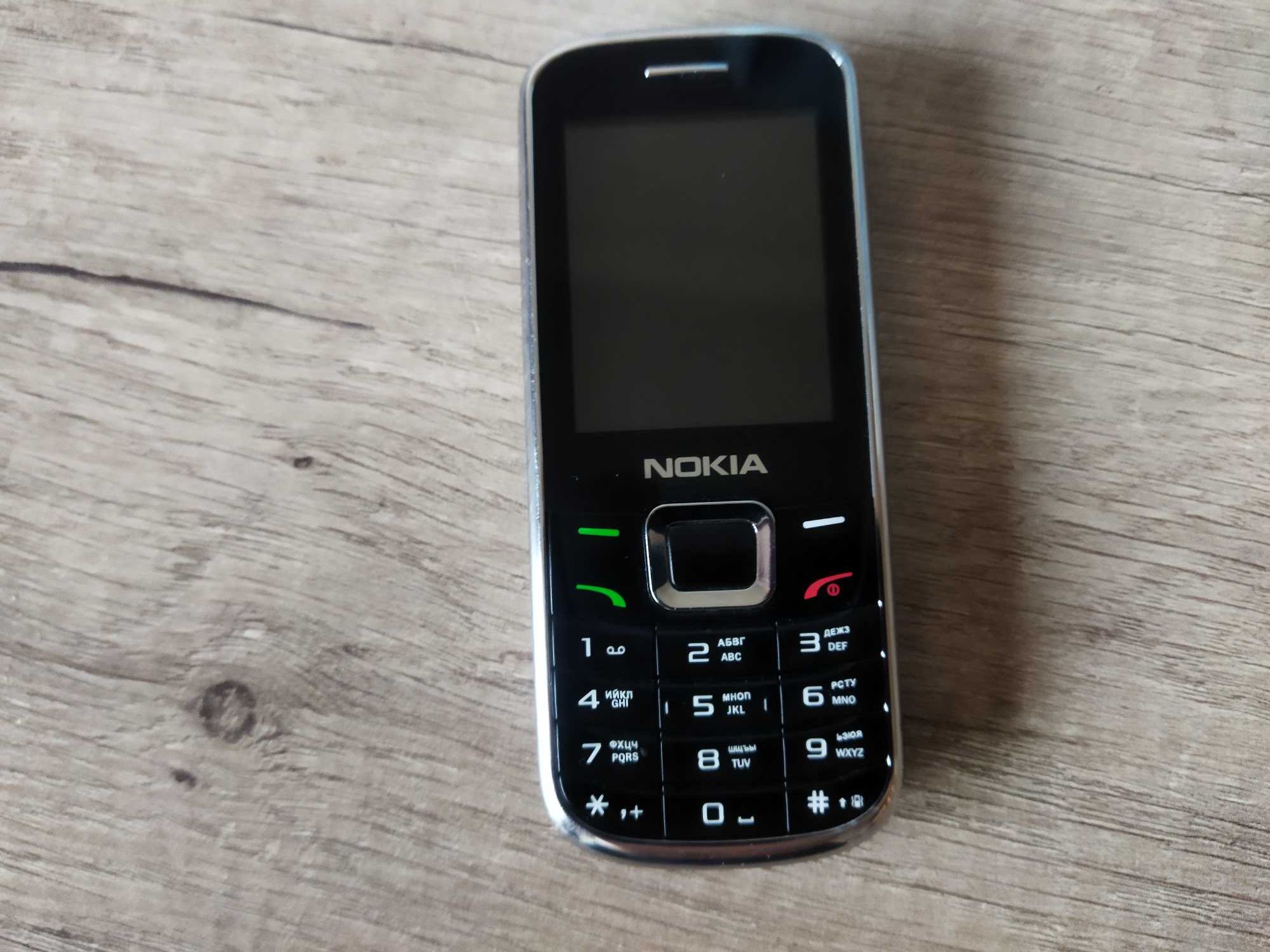 Мобильный телефон на 3 симки NOKIA С2+.