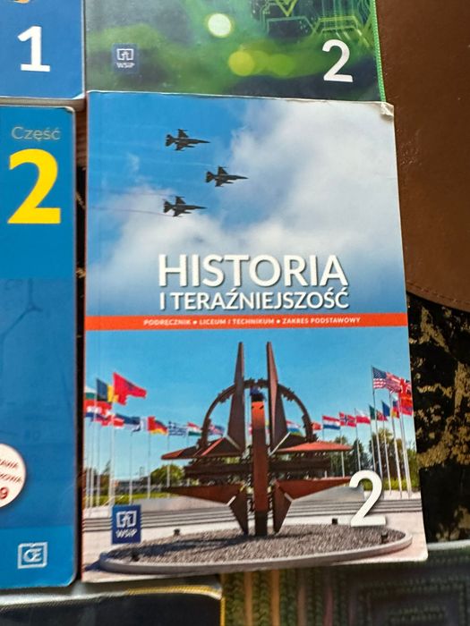 Książki / Podręczniki  do Technikum stan  Idealny Klasy 1-3