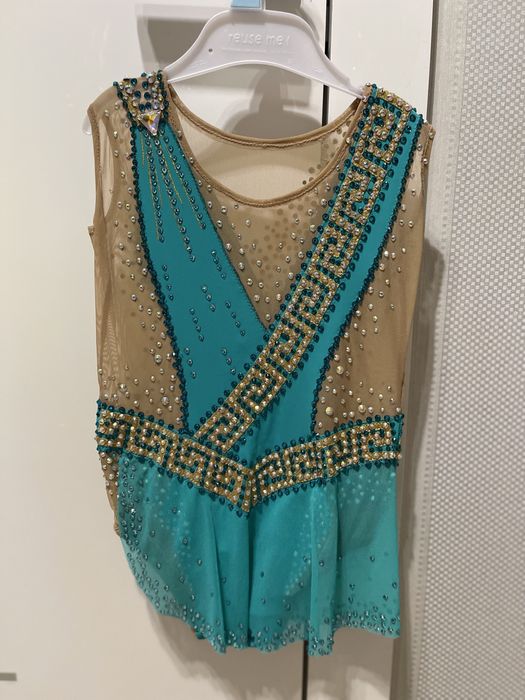 Продам купальник для художественной гимнастики