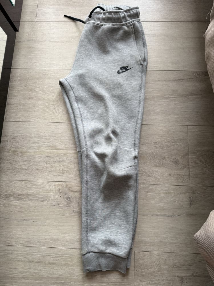 Nike tech fleece
