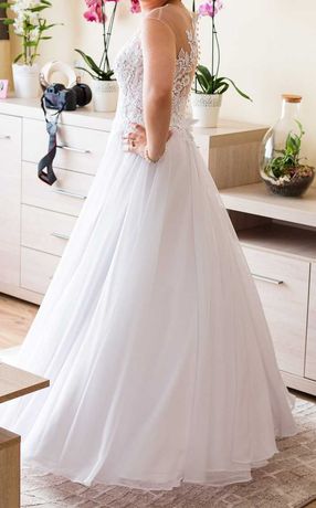 Suknia ślubna z odpinanym trenem