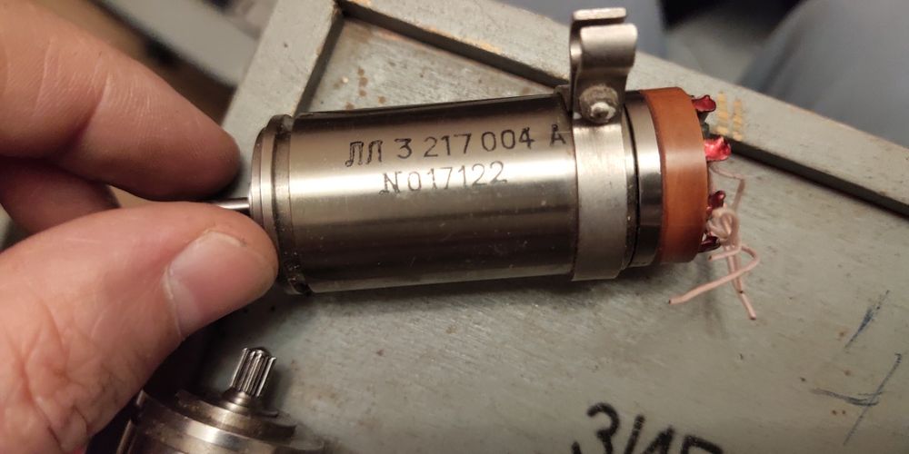 Радіодеталі та електромеханічні пристрої