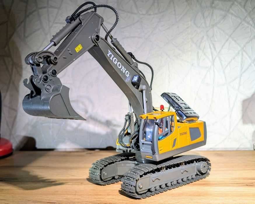 Екскаватор на радіокеруванні Yigong / экскаватор на радиоуправлении