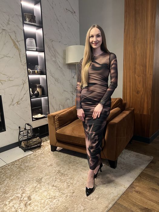 Сукня плаття міді облягаюче