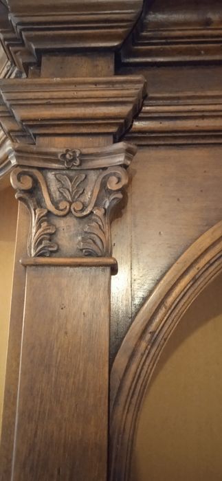 Witryna z litego orzecha włoskiego. Import z Florencji, antyk