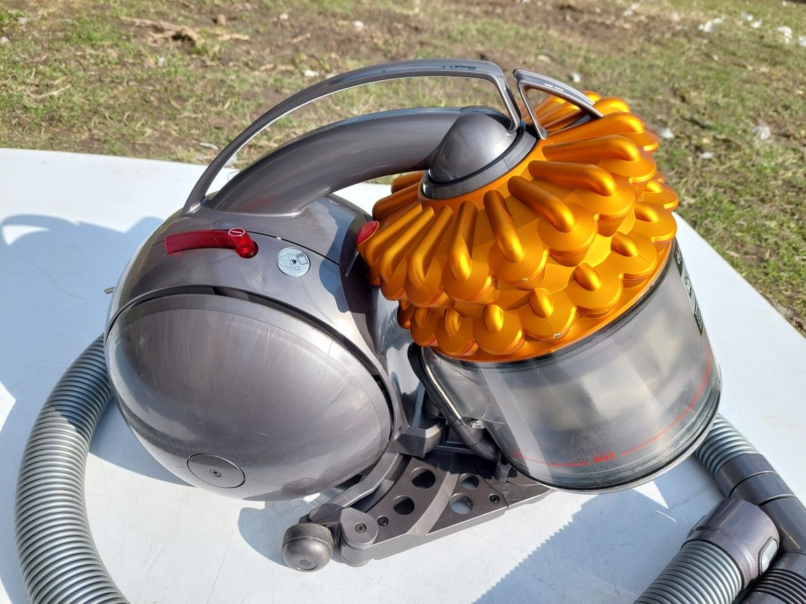 Odkurzacz dyson dc 52 stubborn