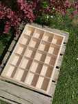 Drewniany organizer z 20 przegrodami