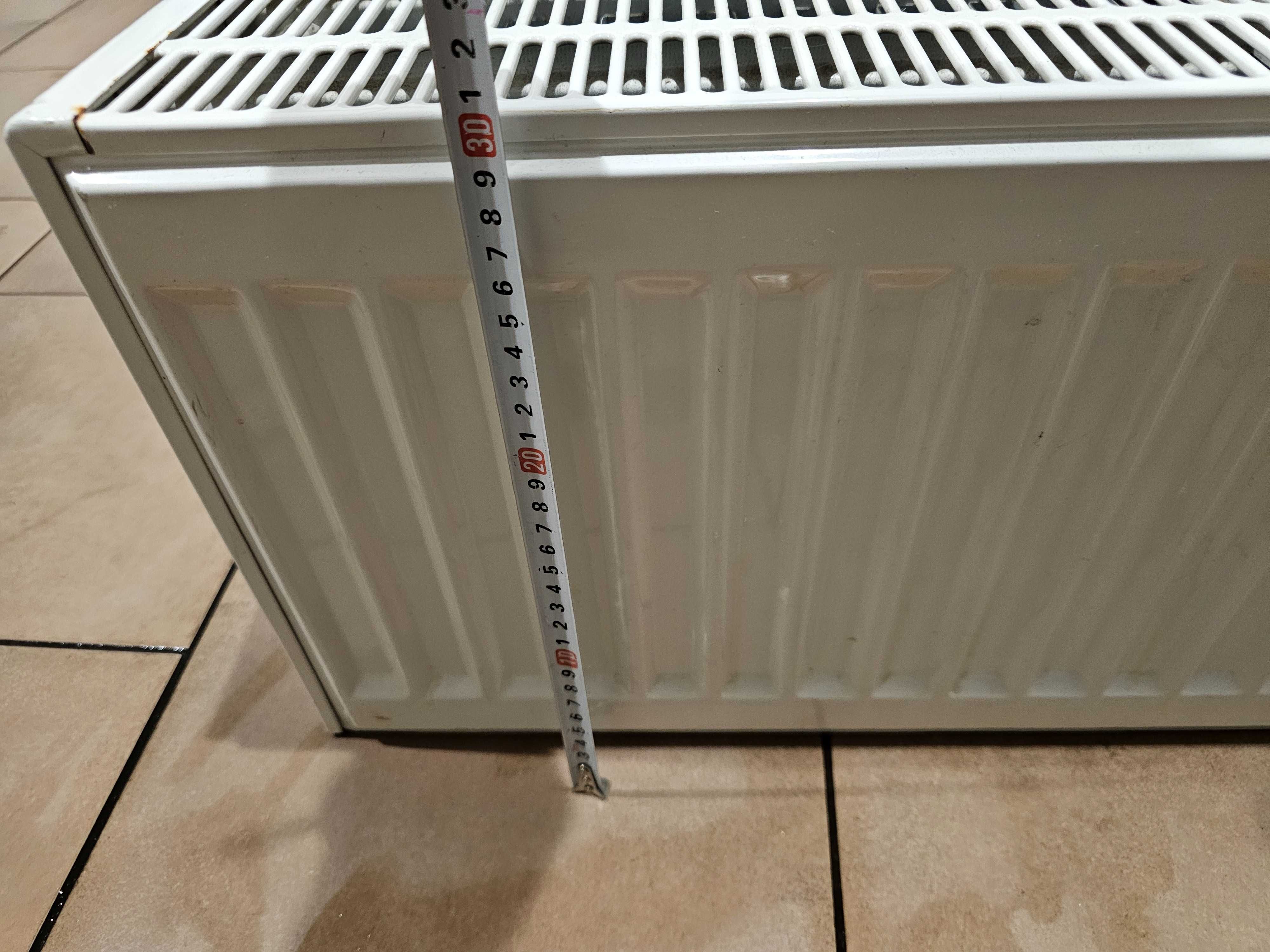 Grzejnik 70x30 3 płytowy