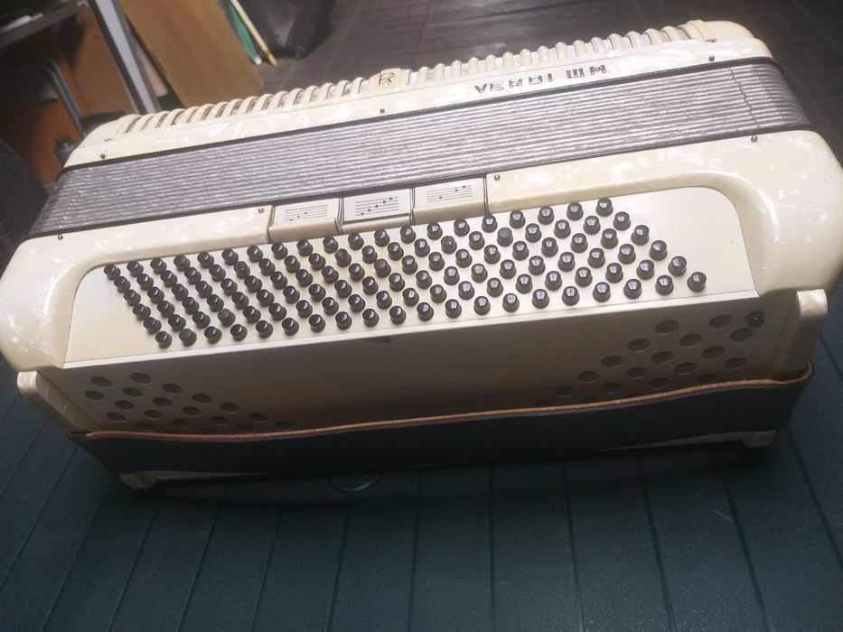 Sprzedam akordeon Hohner verdi III M 120 b