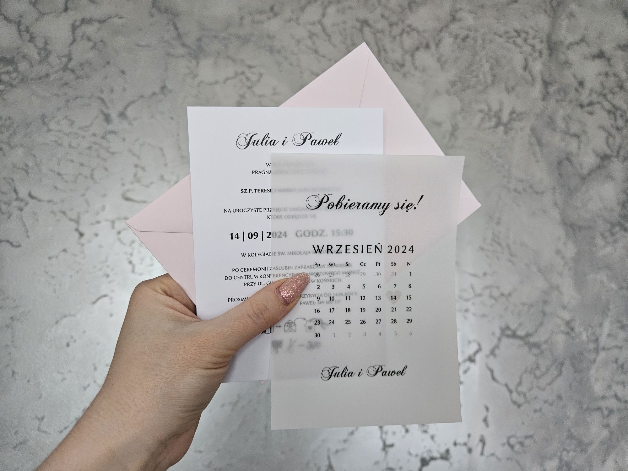 Zaproszenia ślubne jednokartkowe minimalistyczne z kalką różowe
