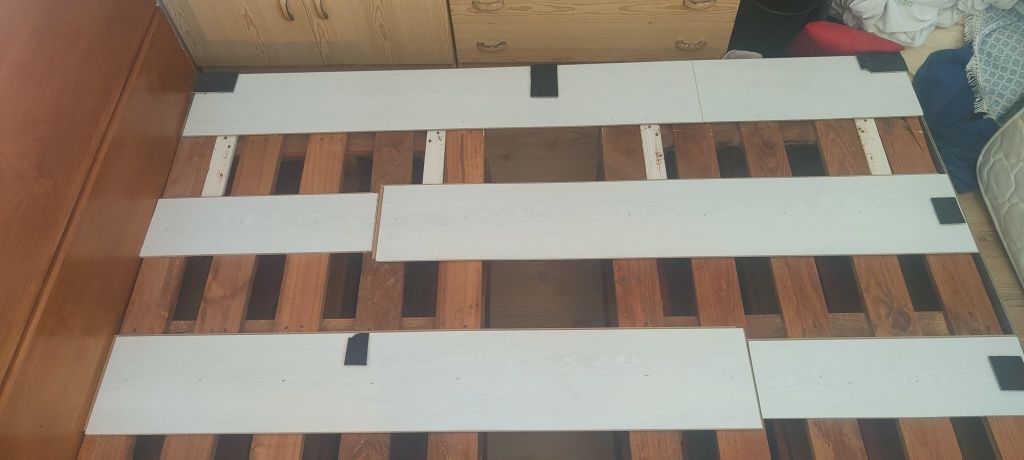 Cama em Paletes (200 COMP- 150 LARG)