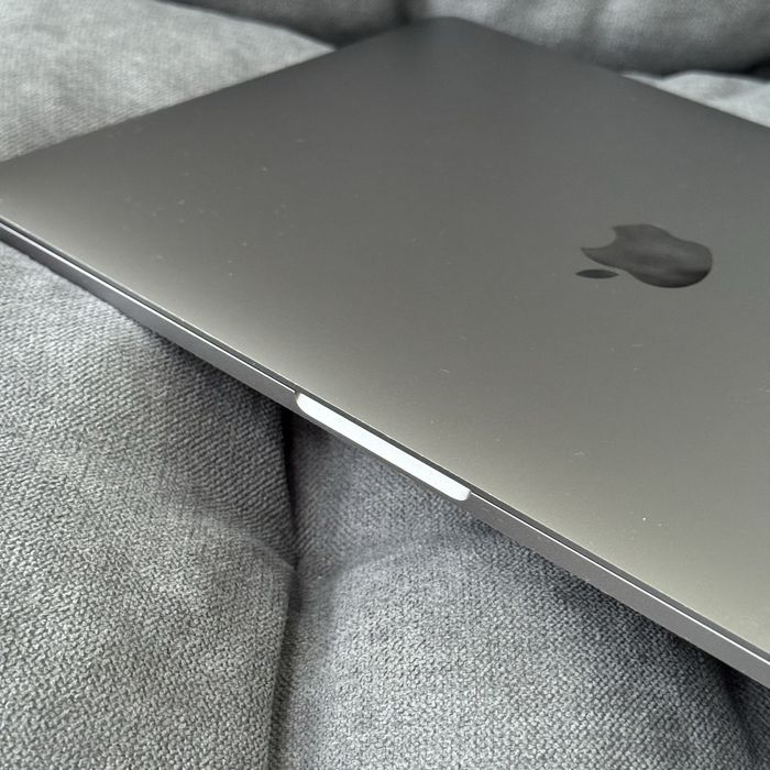 Apple Macbook Pro 2017 8/128 Новый АКБ