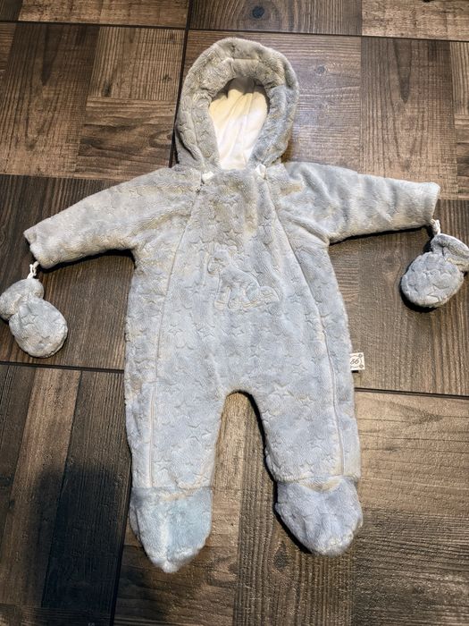 Kombinezon z rękawiczkami