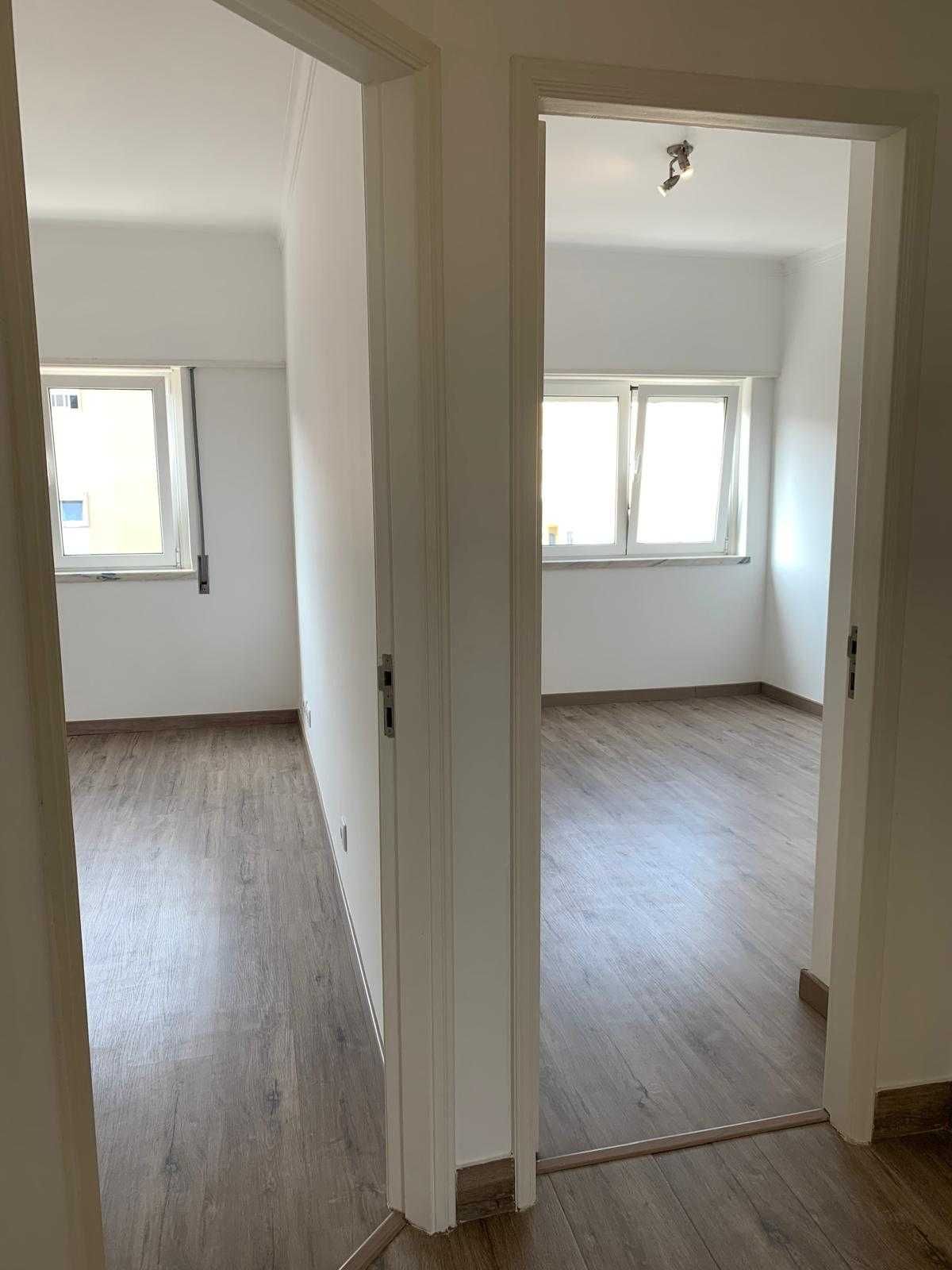 Apartamento T2 com arrecadação - Jardim do Sol / Arroja (Odivelas)