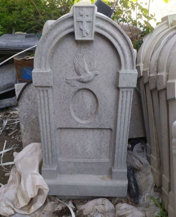 Памятники из бетона от 2200 Днепр