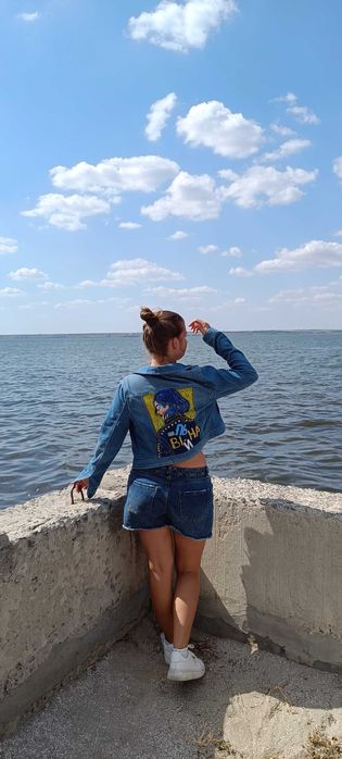 Джинсовка з патріотичним розписом