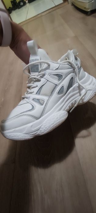 Кросівки жіночі демісезонні Baas 38 р 24, 5 см