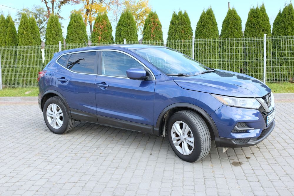 Продам nissan rogue sport 2020