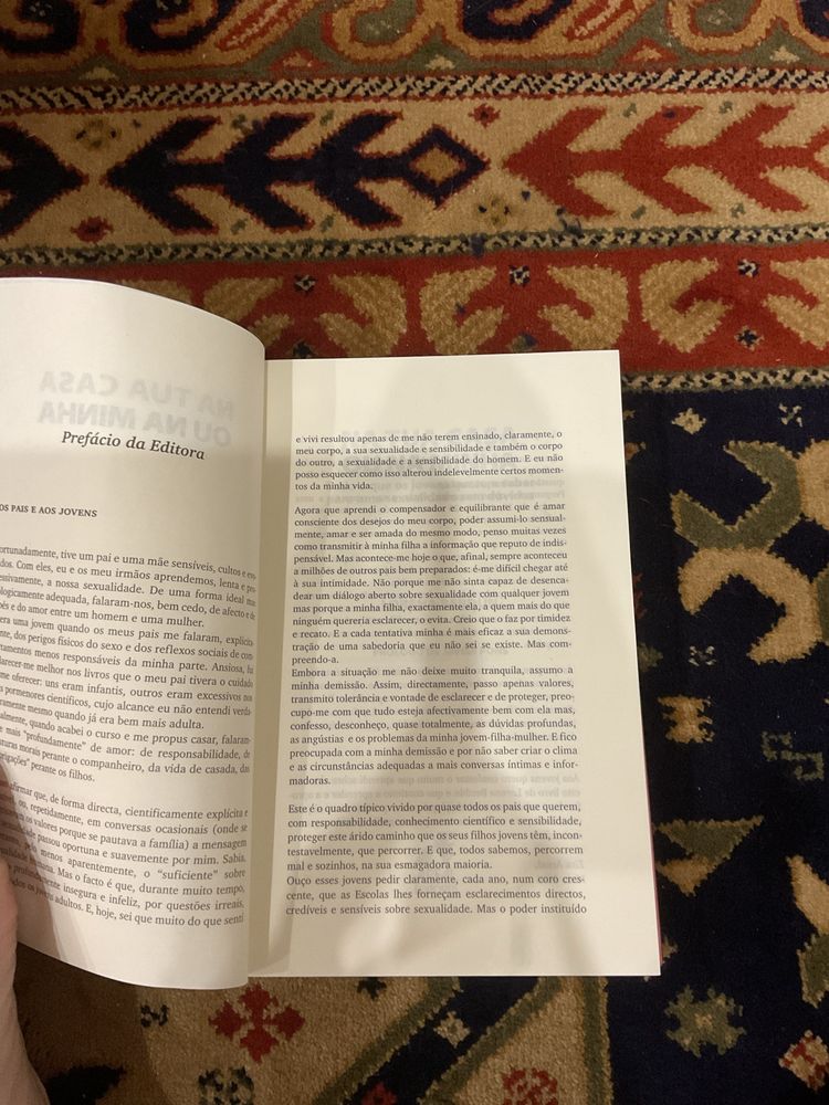 Livro Na Tua Casa ou na Minha de Lorena Berdún