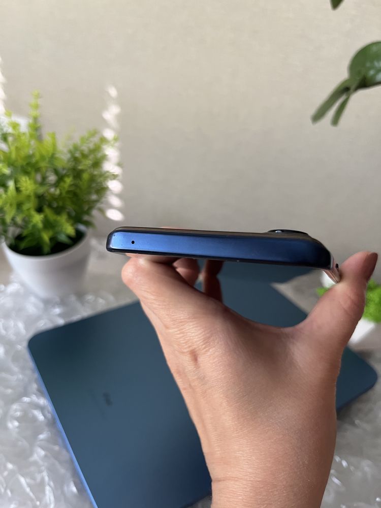 Як новий! Motorola Edge 5G UW 2021 6/256gb Blue XT2141-1 неверлок