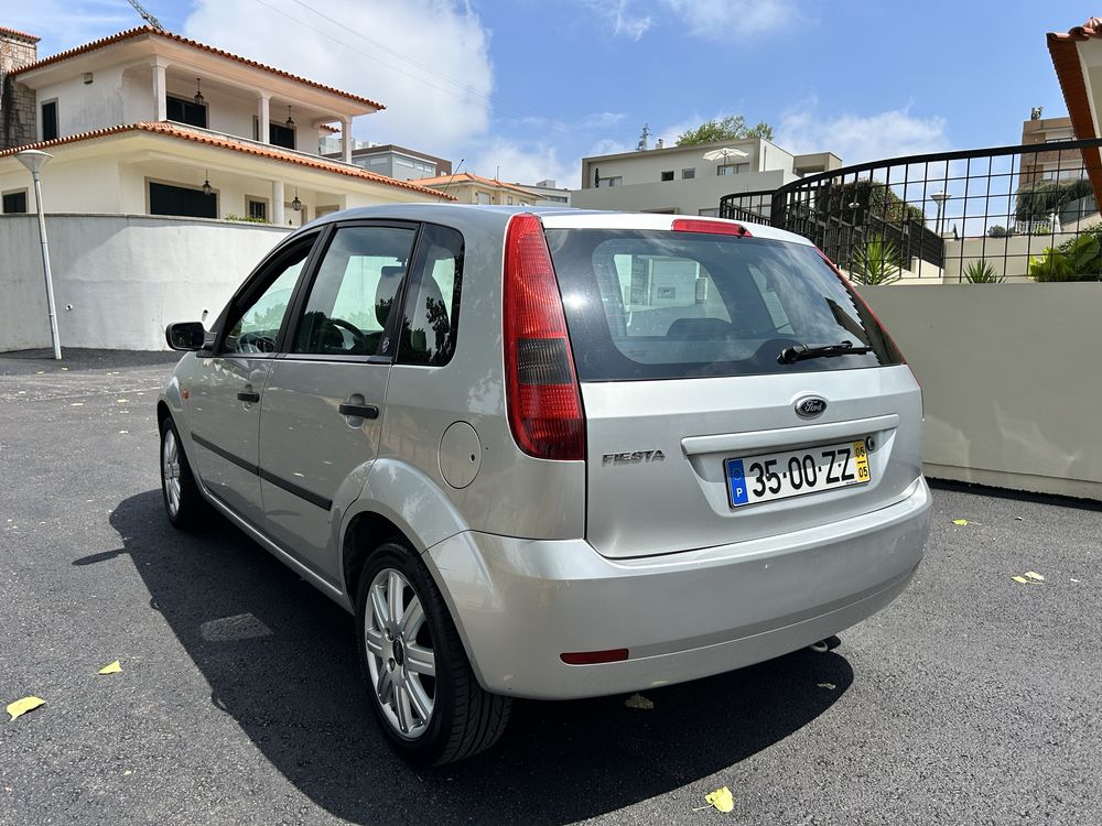 Ford Fiesta 1.25 16V (Poucos kms)