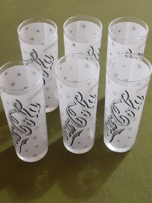 Vendo copos coca cola novos ainda na caixa nunca foram usados.